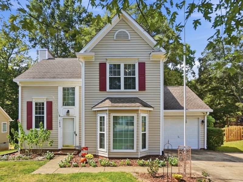 1629 Sugar Hollow Dr, Charlotte, NC 28214